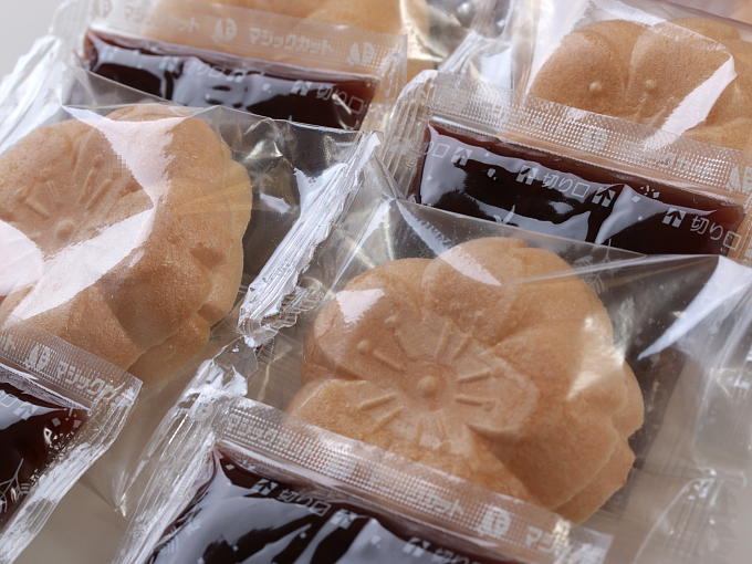 [Limited] MONAKA (Japanese wafer) JAPANESE GREEN TEA HIBIKIAN