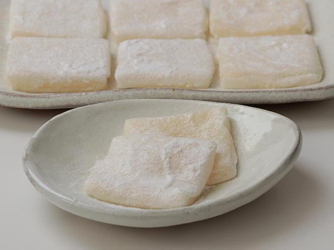 [Limited] HABUTAE KUZUMOCHI (traditional rice cake)