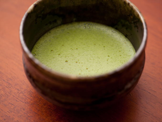Quality Matcha should form a fine smooth lather for the best taste.
