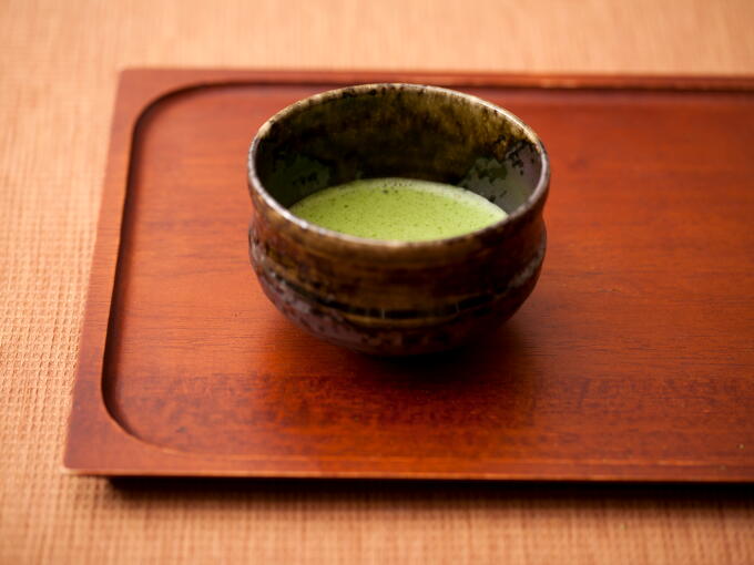 Quality Matcha should form a fine smooth lather for the best taste.