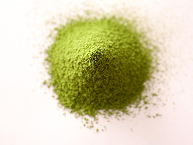 Tea leaves for Kuradashi Matcha Premium are highest grade tea trimmed in Kyoto.
