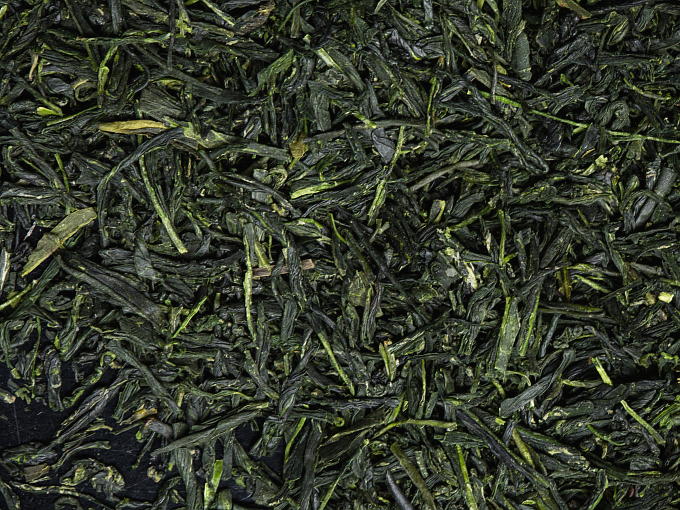 Our Kuradashi Sencha is aged and enriched in the traditional way. Only certain special breeds of tea leaves which meet the criteria for Kuradashi gain the enriched flavor.