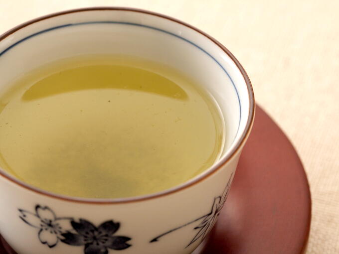 The brewed infusion color is deeper than regular Sencha due to the very fine dusting of tea leaf, one characteristic of Konacha.