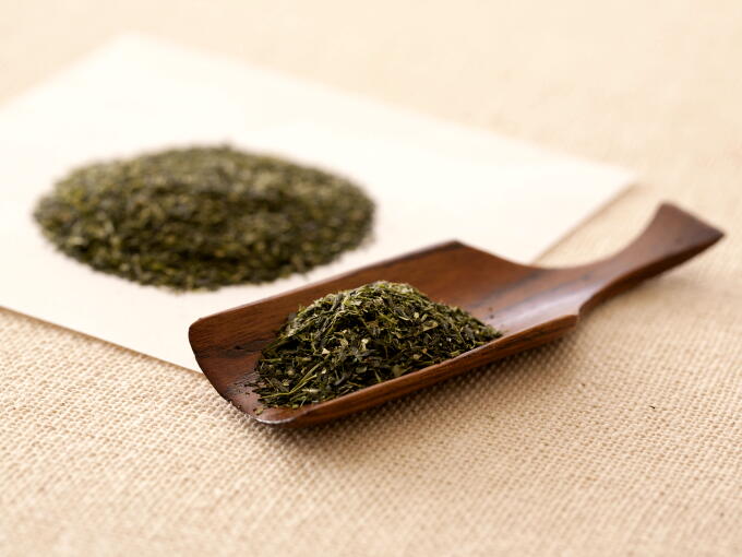 Sorted specks and tiny tea leaves from high grade Sencha.