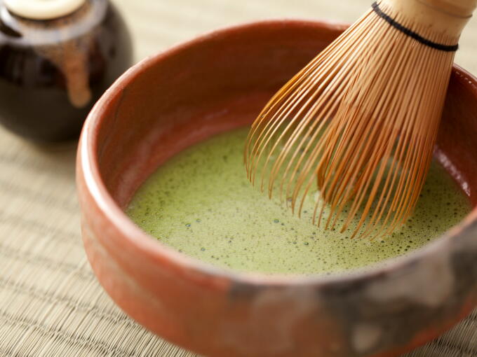 Shincha Matcha has a brighter green color and fresher taste than usual Matcha. It reminds us of the delight of the spring season.