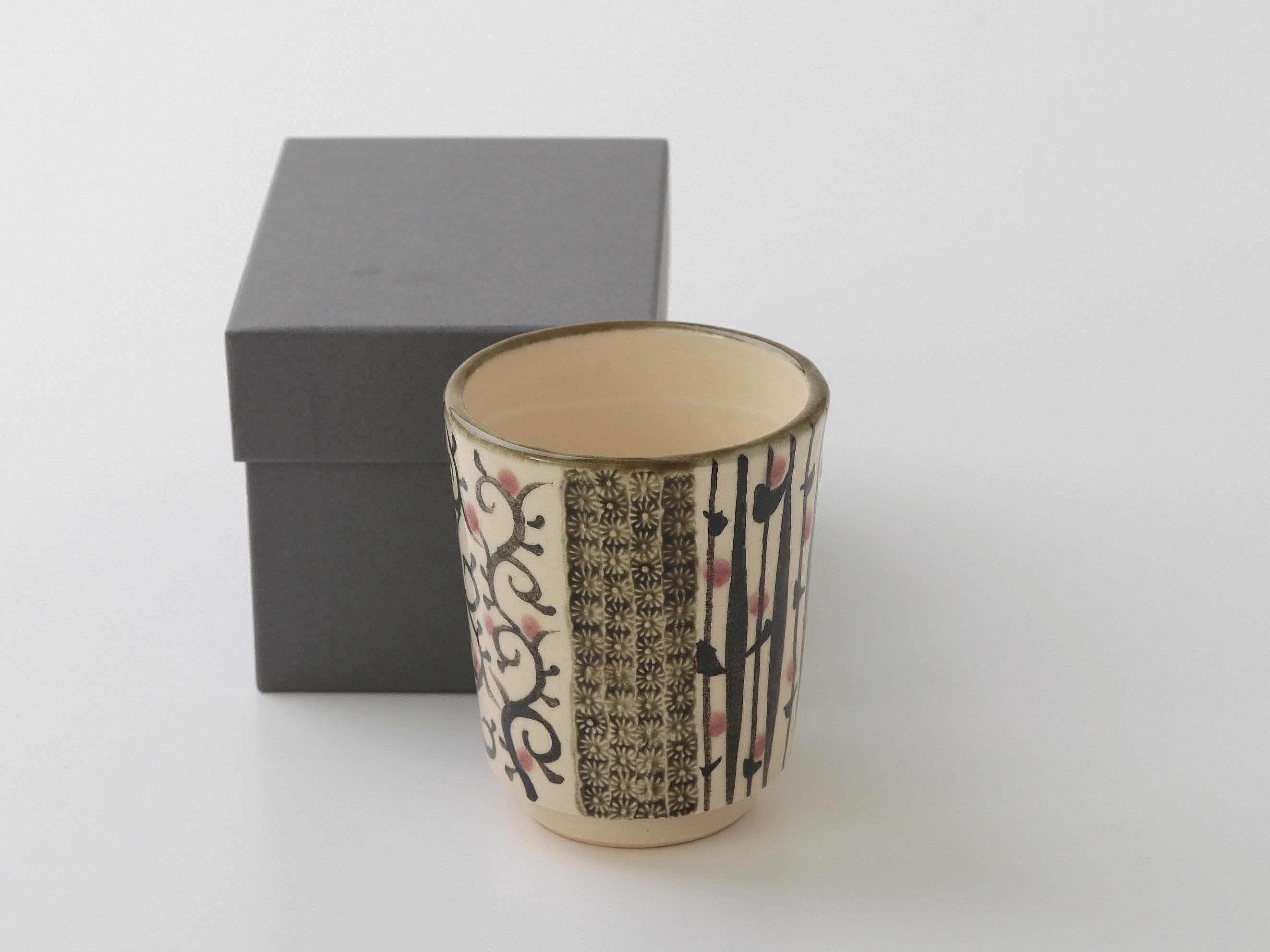 [Limited] TETSUE MISHIMA - red  (handcrafted Teacup:150ml)
