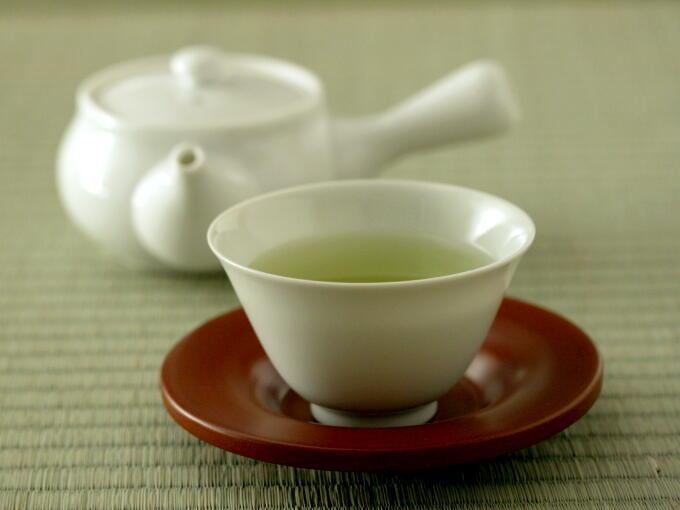 The tea color is pale green, and the taste is uniquely deep and mellow which is different both from Gyokuro and Matcha. The subtle noble aroma lingers in the mouth for a while.
